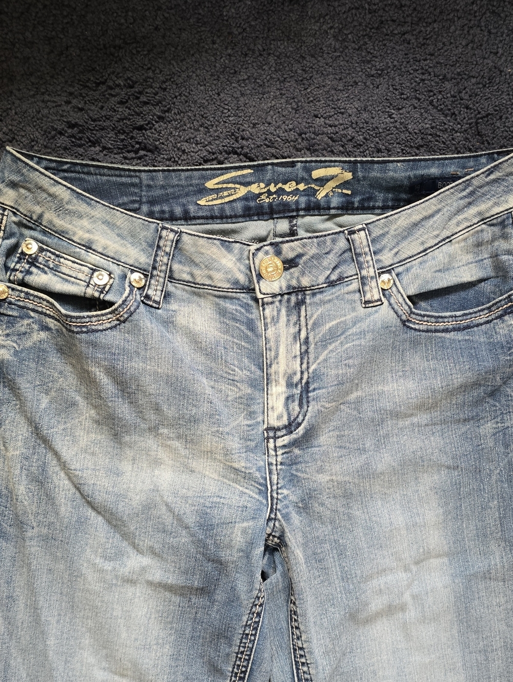 Seven7 Women's Light Wash Blue Denim Jeans